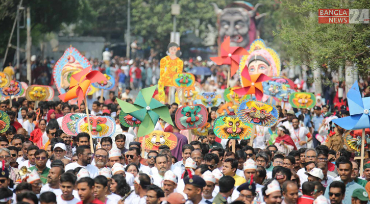 মানুষের স্বতঃস্ফূর্ত অংশগ্রহণে শেষ হলো বর্ণিল শোভাযাত্রা