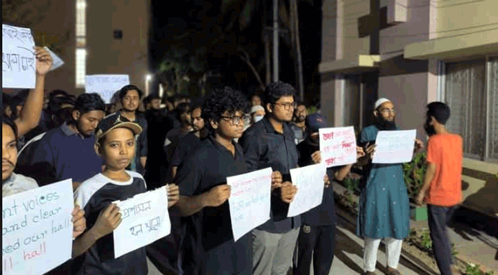 কুয়েটের ৩৭ শিক্ষার্থী বহিষ্কার, অবস্থান কর্মসূচিতে অনড় শিক্ষার্থীরা