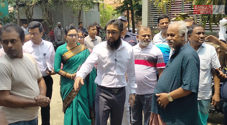বাড়িতে দুর্বৃত্তের আগুন: যা বললেন মানবেন্দ্র ঘোষ