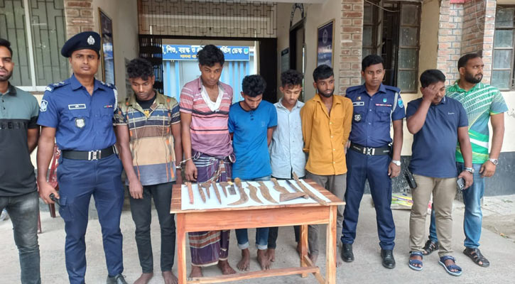 সালথায় অস্ত্রসহ ৫ ডাকাত গ্রেপ্তার