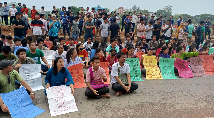 অপহৃত চবির ৫ শিক্ষার্থীর মুক্তি দাবিতে রাঙামাটিতে বিক্ষোভ