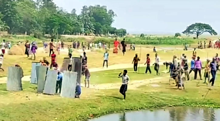 টিনের ঢাল-টেঁটা হাতে দুপক্ষের সংঘর্ষ, আহত ২০