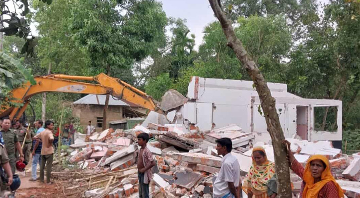 গাজীপুরে অভিযান, ২০ কোটি টাকার বনভূমি উদ্ধার