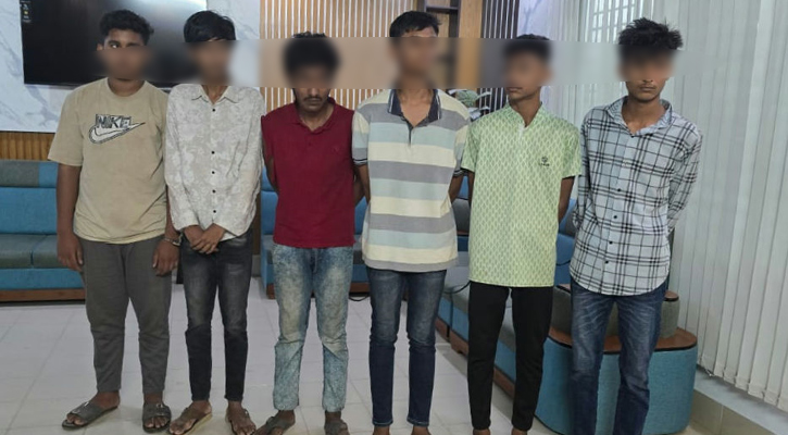 ১০ জন নিয়ে আ.লীগের ঝটিকা মিছিল: পুলিশের জালে ৬