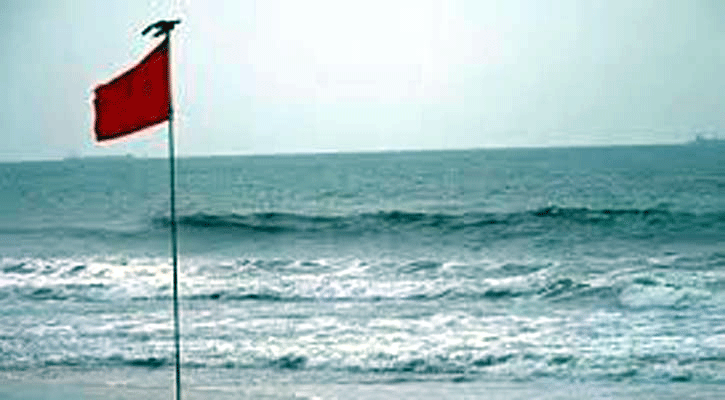 আট অঞ্চলের নদীবন্দরে সতর্কতা সংকেত