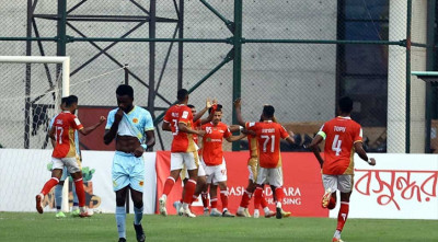 আবাহনীকে হারিয়ে মোহামেডানকে এগিয়ে দিল কিংস