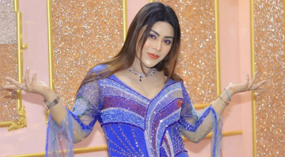 উটের দুধ বিক্রি করবেন মিষ্টি জান্নাত!