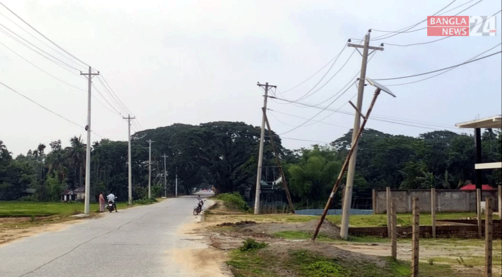 সোলার লাইট নষ্ট, রাত হলেই সড়কে নামে অন্ধকার