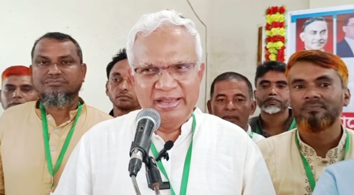 ‘ক্ষমতার চেয়ার এমন আঠালো যে বসলে আর ছাড়তে ইচ্ছা করে না’