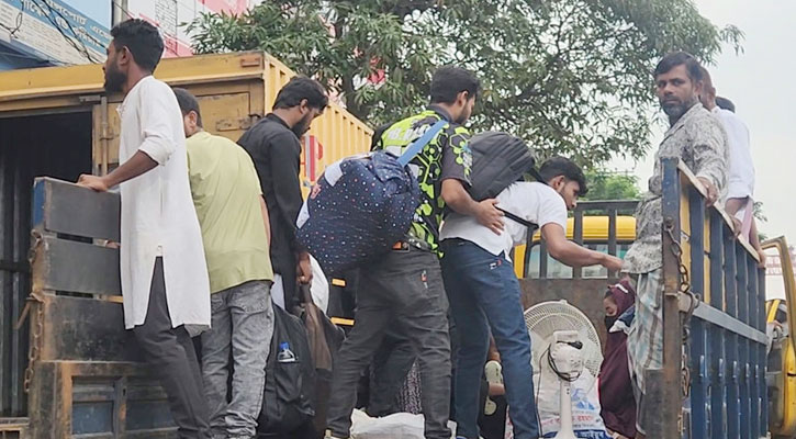 ট্রাক-পিকআপে ঈদযাত্রা, ‘মানবিক কারণে’ ছেড়ে