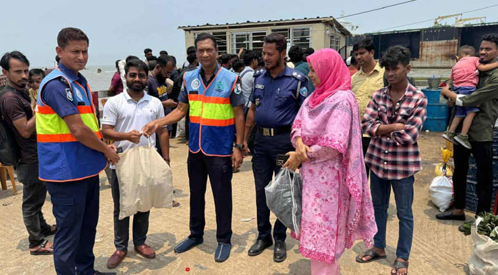 নদী বাঁচাতে ঈদযাত্রায় প্লাস্টিককে ‘না’ বলুন  