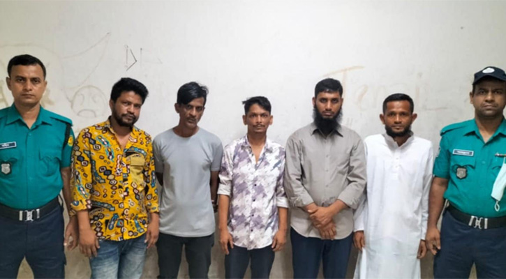 মোহাম্মদপুরে বিশেষ অভিযানে ৫ জন গ্রেপ্তার