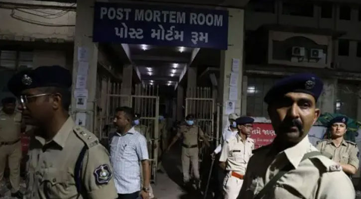 উড়োজাহাজ দুর্ঘটনা: মরদেহের জন্য হাসপাতালে অপেক্ষায় স্বজনরা