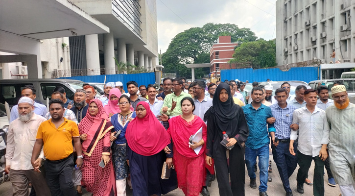 সরকারি কর্মচারীদের স্মারকলিপি পেশ, ফের বিক্ষোভের ঘোষণা