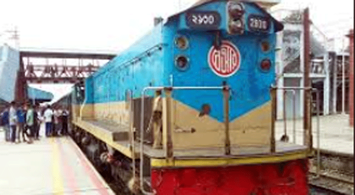 পার্বতীপুরে ট্রেনে কাটা পড়ে যুবকের মৃত্যু