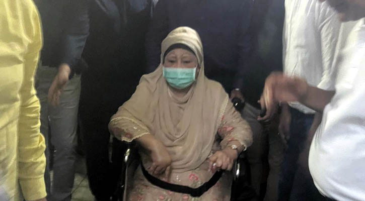 স্বাস্থ্য পরীক্ষা শেষে বাসায় ফিরলেন খালেদা জিয়া