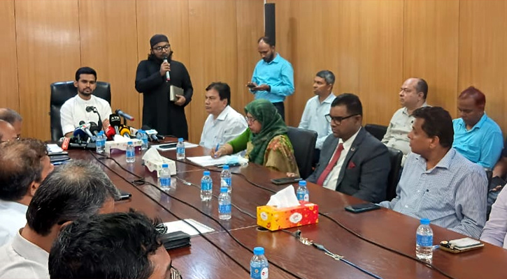 ডিএসসিসিতে যেভাবে নাগরিক সেবা বিঘ্নিত হচ্ছে, আর বসে থাকার সুযোগ নেই: আসিফ মাহমুদ