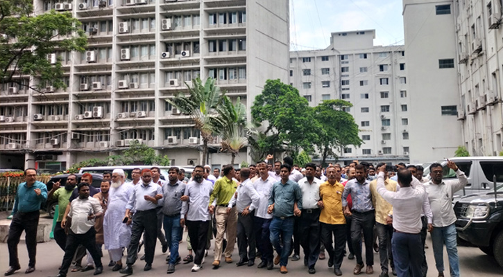 চাকরি অধ্যাদেশ বাতিলের দাবিতে আজও বিক্ষোভ সচিবালয় কর্মচারীদের