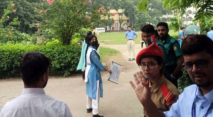 পরীক্ষা দিচ্ছেন সেই আনিসা