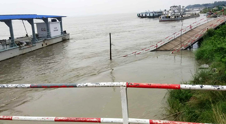 পাটুরিয়ায় লঞ্চঘাটের সিঁড়ি নদীগর্ভে, ভোগান্তির আশঙ্কা
