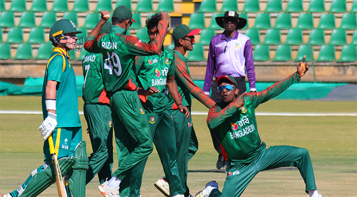 দ. আফ্রিকাকে হারিয়ে ত্রিদেশীয় সিরিজ