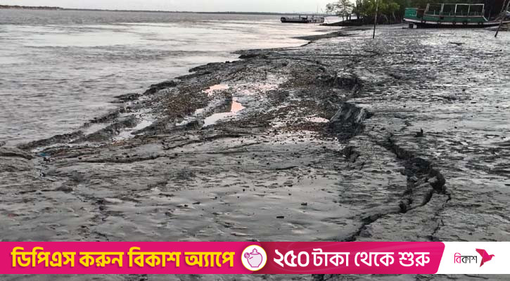খোলপেটুয়া নদীর চর দেবে ভাঙন আতঙ্কে সাড়ে ৩শ’ পরিবার