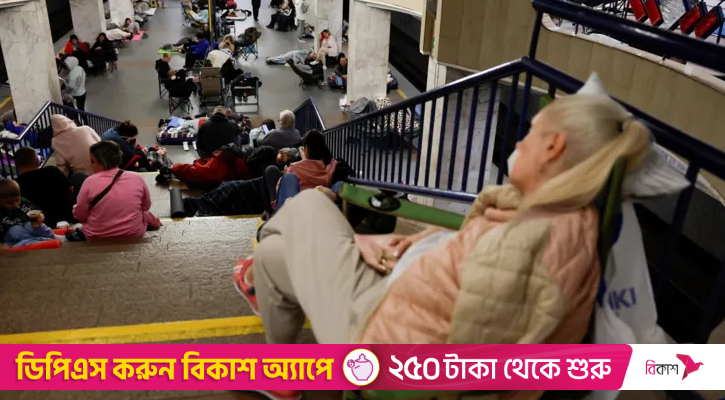 রাতভর কিয়েভে রুশ হামলা, নিহত ৩