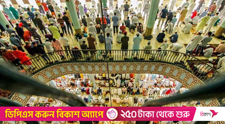 জুমার নামাজ মসজিদেই আদায় করা উত্তম