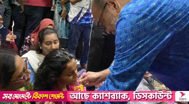 উপাচার্যের আশ্বাসে অনশন ভাঙলেন ববির আন্দোলনরত শিক্ষার্থীরা