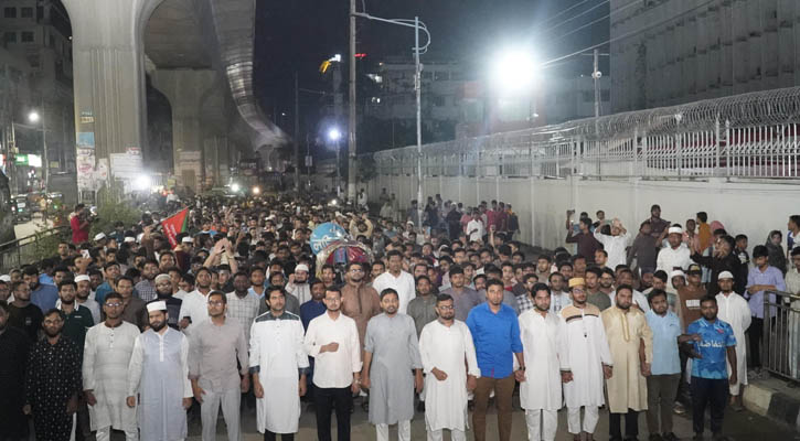 জাকসু ফলাফল প্রকাশে বিলম্বের প্রতিবাদে
