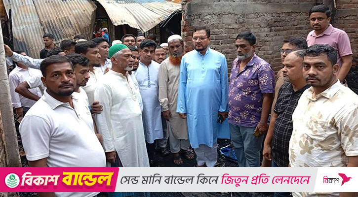 বোয়ালখালীতে অগ্নিকাণ্ডে ক্ষতিগ্রস্ত পরিবারগুলোর পাশে আবু সুফিয়ান