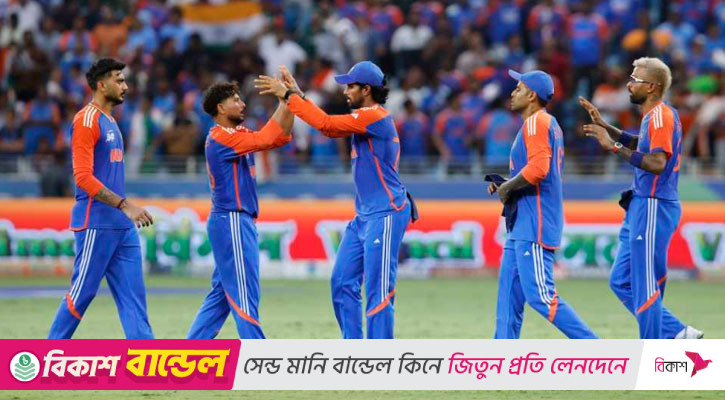 বুমরাহ-কুলদিপে বিপর্যস্ত পাকিস্তান