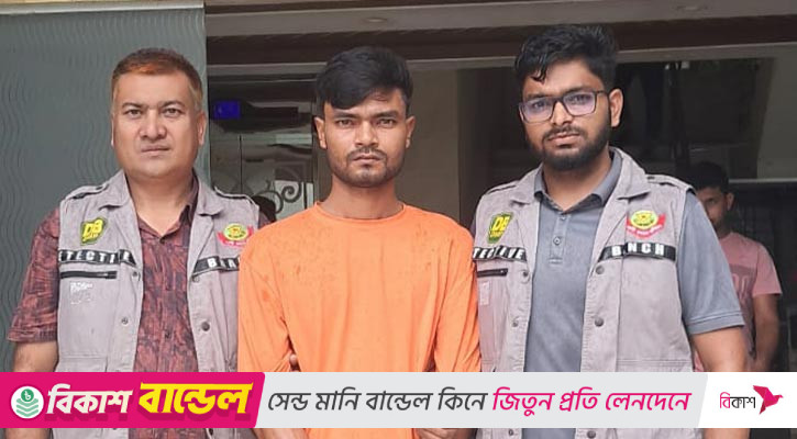 প্রশ্নপত্র দেওয়ার কথা বলে প্রতারণা, যুবক গ্রেপ্তার