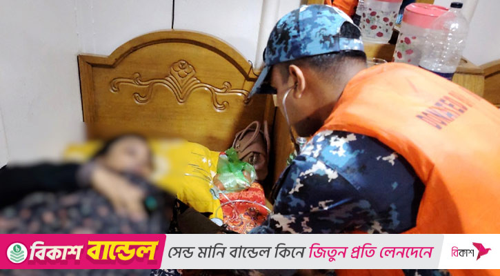 মেঘনায় লঞ্চে গর্ভবতীকে চিকিৎসা সহায়তা কোস্টগার্ডের