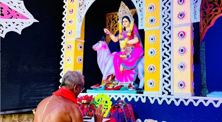 দুর্গাপূজা ঘিরে তিন স্তরের নিরাপত্তা, ‘গুজব-অপতথ্য’ নিয়ে বাড়তি সতর্কতা