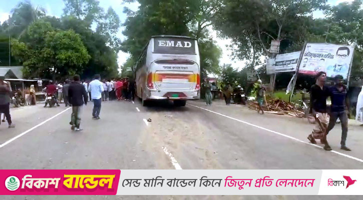 কাশিয়ানী বাসের ধাক্কায় একই পরিবারের ৩ জনসহ নিহত ৪