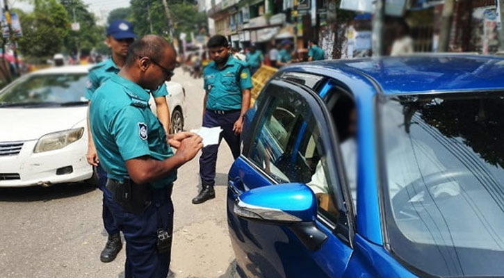 রাজধানীতে ট্রাফিক আইন লঙ্ঘনে ১৫১২ মামলা