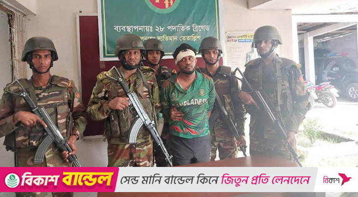পিস্তল ঠেকিয়ে ছিনতাইয়ের চেষ্টা, যুবককে আটক করে গণপিটুনি