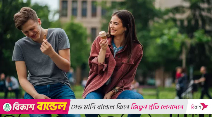 অনলাইনে আলাপের পর প্রথম ডেট?