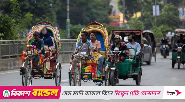 গতি বেড়েছে ঢাকার সড়কে, বড় চ্যালেঞ্জ অটোরিকশা