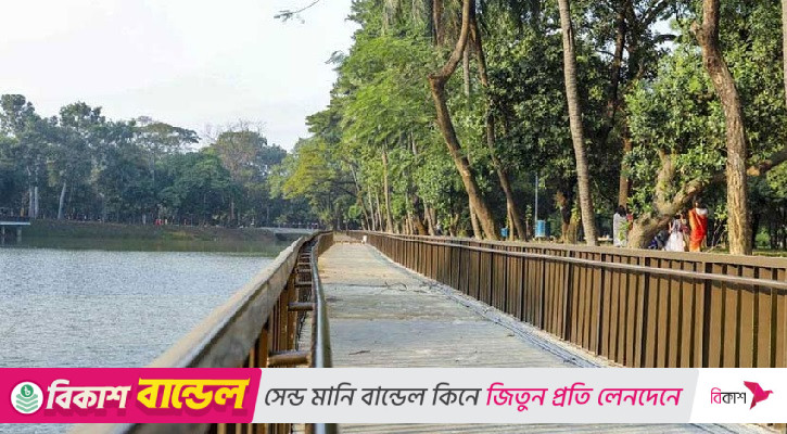 রমনার লেকে নামার কিছুক্ষণ পরেই ভাসলো লাশ