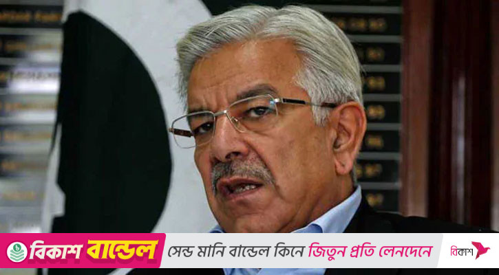 ভারত নিজেদের যুদ্ধবিমানের ধ্বংসাবশেষের নিচে চাপা পড়বে: পাকিস্তানের প্রতিরক্ষামন্ত্রী