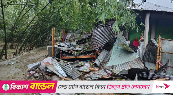 নীলফামারীতে টর্নেডোর আঘাত, বিধ্বস্ত ৫ শতাধিক ঘরবাড়ি