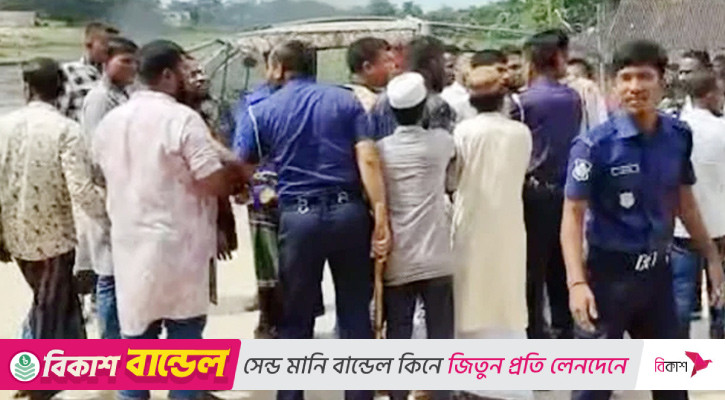 চেকপোস্টে ট্রাক আটকানোয় শ্রমিকদের হামলা, ৫ পুলিশ সদস্য আহত