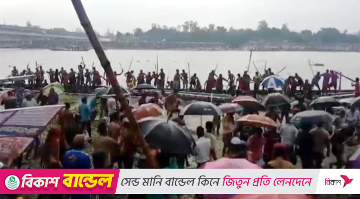 উল্লাপাড়ায় নৌকাবাইচে সংঘর্ষ, আহত ১৭