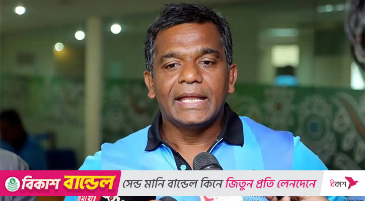 ‘যা দেখছি, প্রথম লাগছে’—ভোট দিয়ে জানালেন বুলবুল