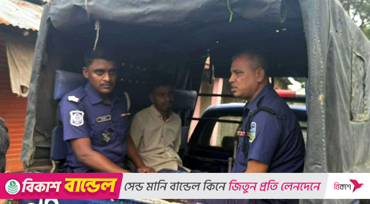 বাবা-মাকে হত্যা করে ঘরের মেঝেতে পুঁতে রাখল ছেলে