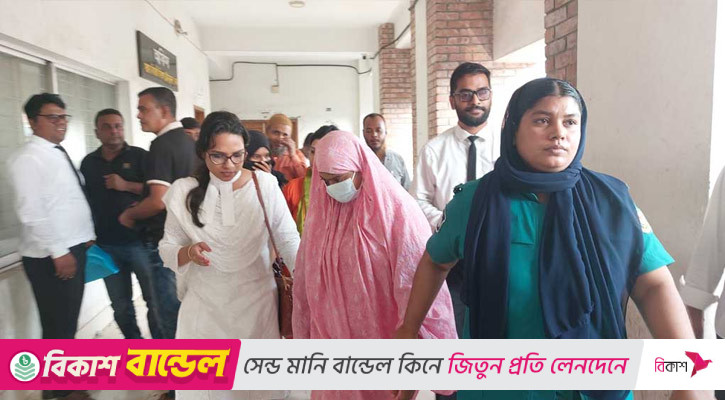 বান্ধবীসহ ঢাবি ছাত্রীকে মারধর: হোস্টেল ম্যানেজার রাজিয়ার জামিন