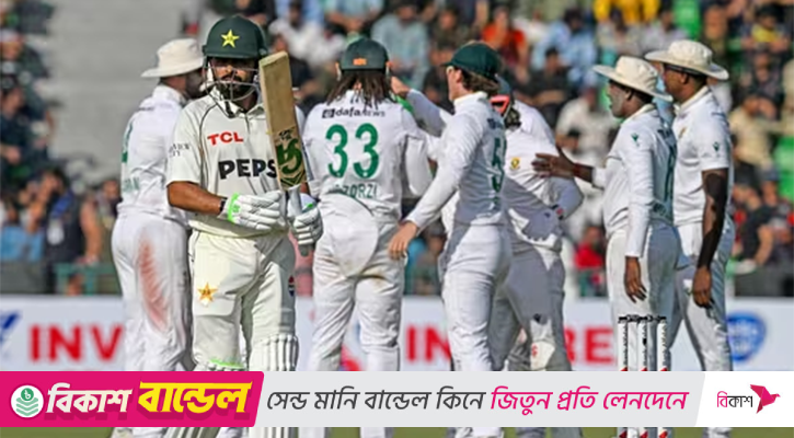 বাবর আজমকে নিয়ে মন্তব্যে বিতর্কে রমিজ রাজা