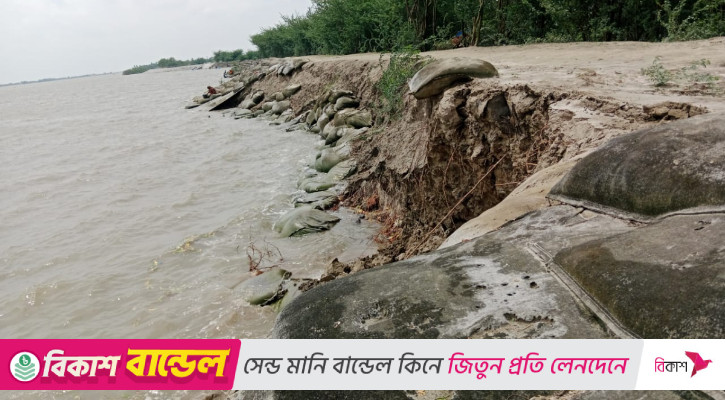 ঝুঁকিপূর্ণ বাঁধ নিয়ে শঙ্কায় খুলনার উপকূলবাসী